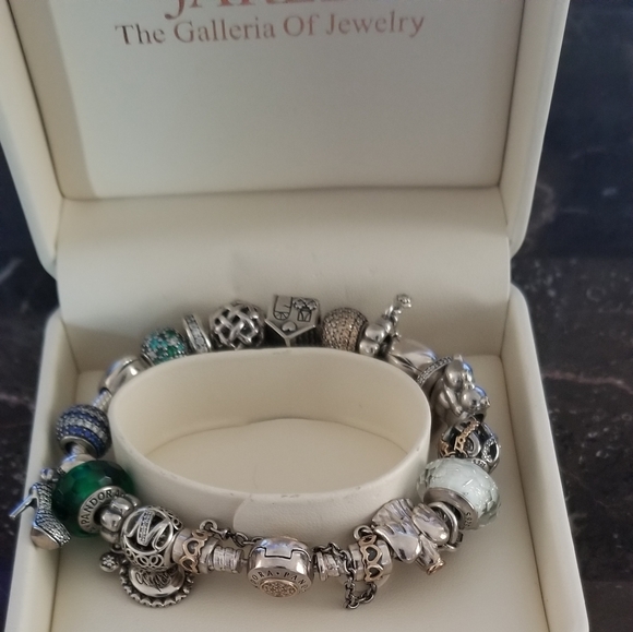Authentic Pandora full of charms bracelet! - Picture 11 of 14